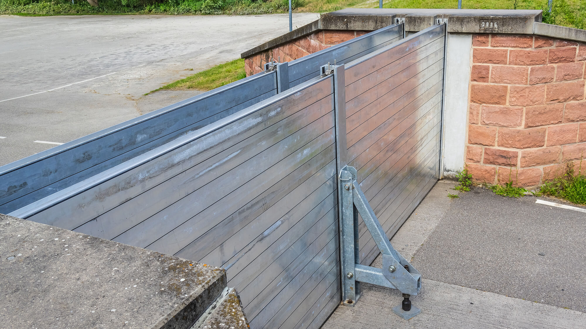 Flood-Barrier-FloorSafety.ae-BG