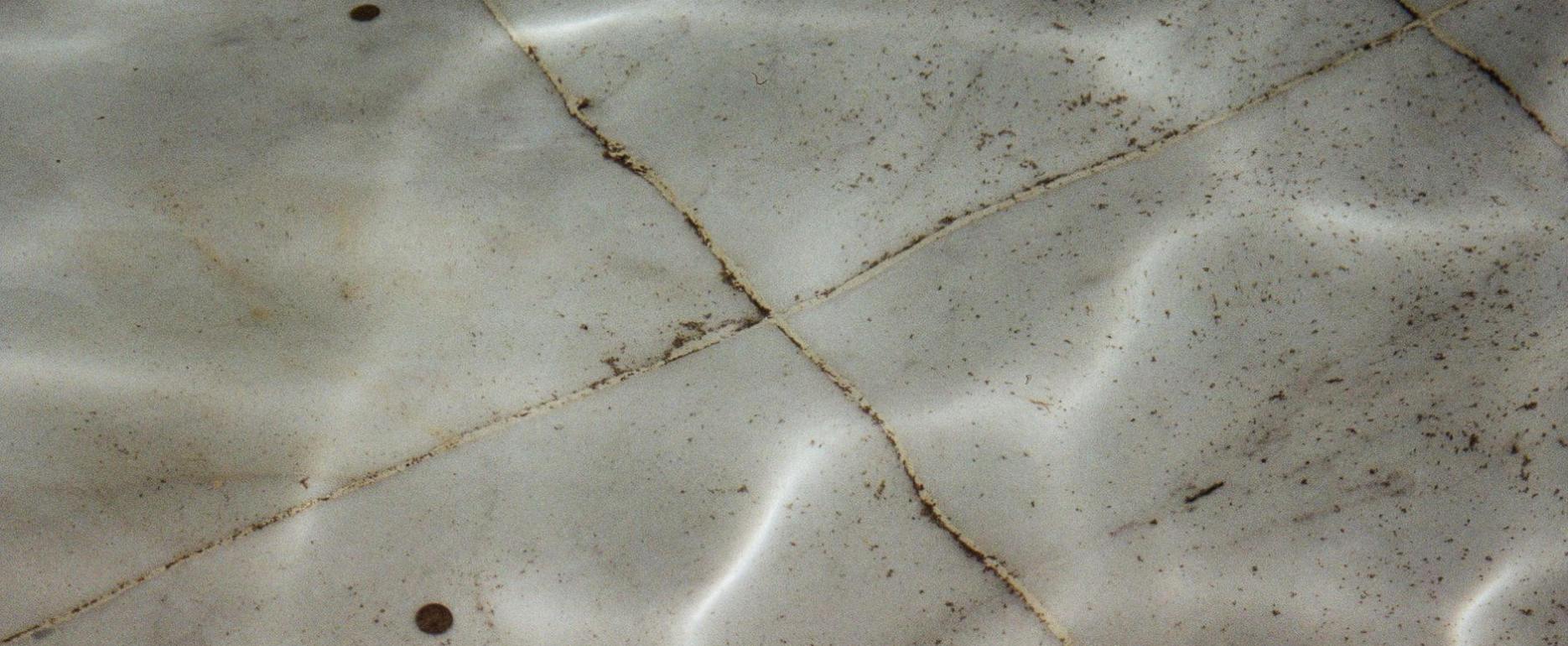tiles on bottom of swimming pool