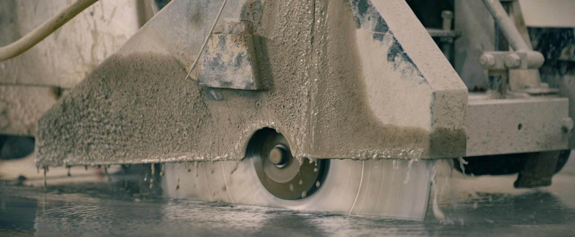 concrete cutting saw
