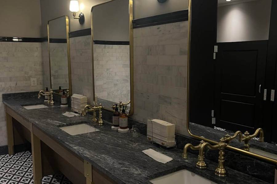 luxury bathroom